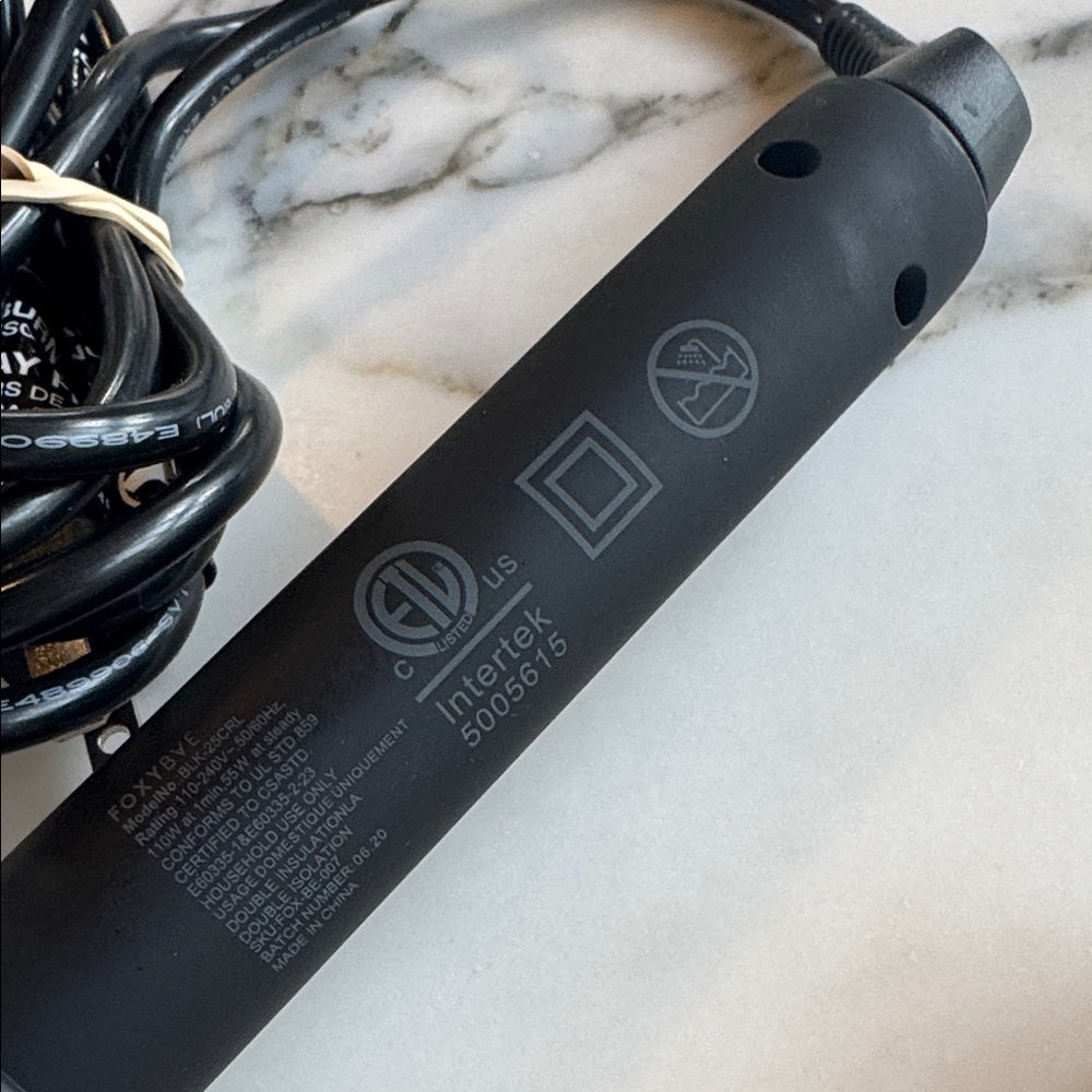 FoxyBae Rose Gold LIMITED Edition 25mm/1in Curling Wand - Picture 5 of 8